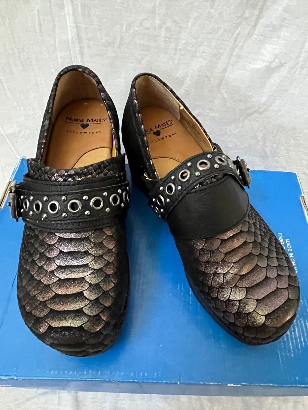 Nurse Mates Leather Iridescent Brown Black  Slip-On Clogs with Grommet Strap 6
